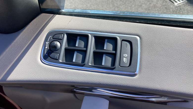 Jaguar F-Pace 2.0d Portfolio 5dr Auto AWD Diesel Estate